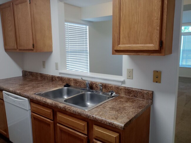 Building Photo - 2416-2418 Calder Ct.