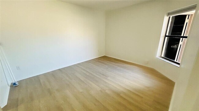 Building Photo - 12121 Augusta Woods Cir