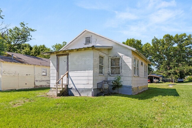Building Photo - 807 W Sabine St