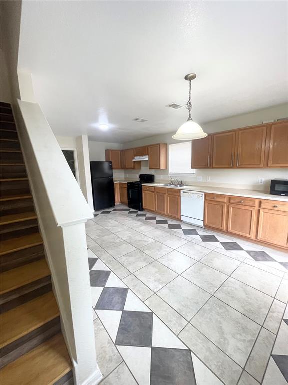 Building Photo - 8106 Sanders Forest Ct
