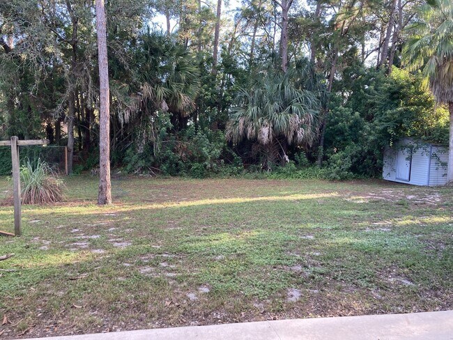 Building Photo - Charming 3 bedroom, 2 bathroom house with ...
