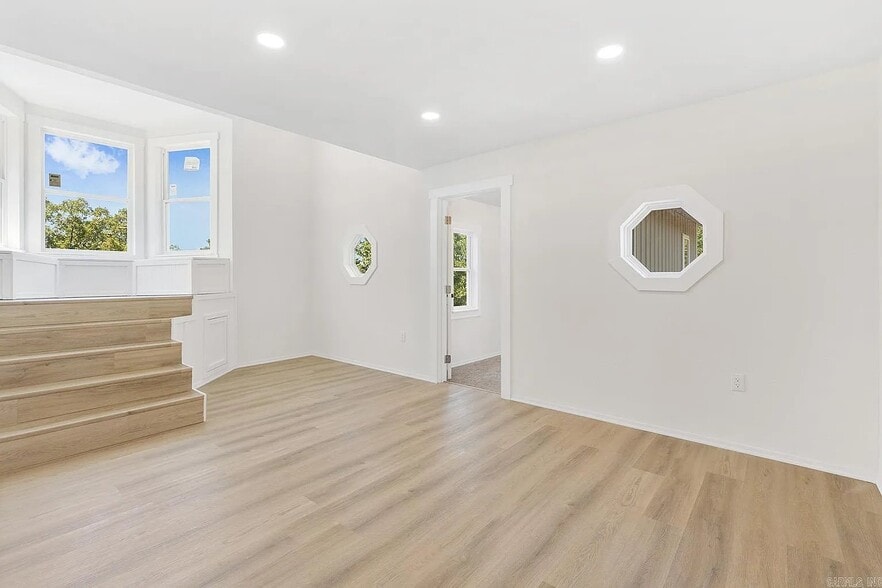 Building Photo - 83 Dunn Hill Cir