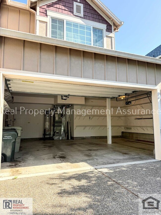 Building Photo - 13611 NW Stonebridge Dr