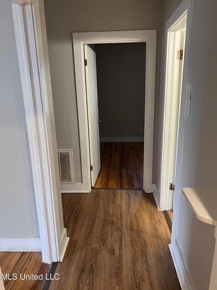 Building Photo - 2700 Pine Ave