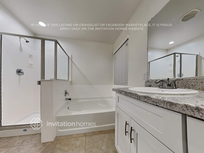 Building Photo - 3845 W Goldmine Mountain Dr