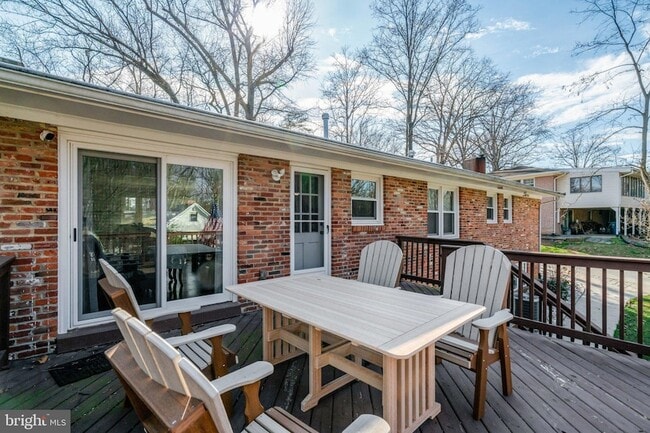 Building Photo - 6608 Spring Valley Dr