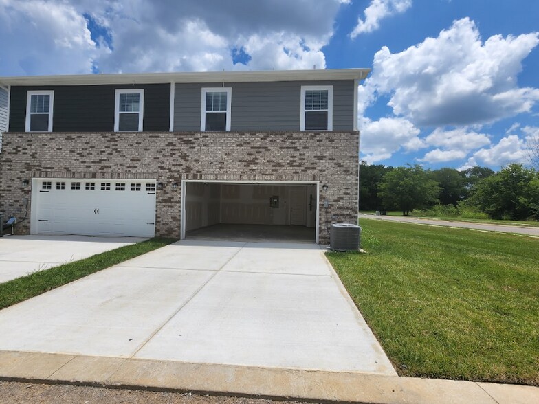 Building Photo - 2292 Hospitality Ln