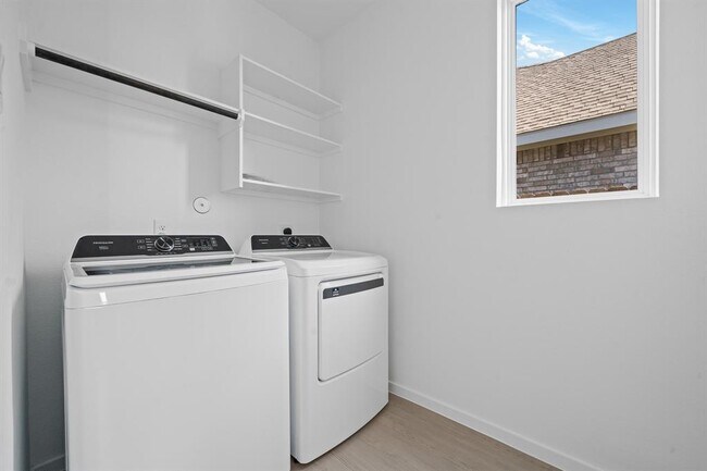 Building Photo - 6410 Laguna Terra Dr