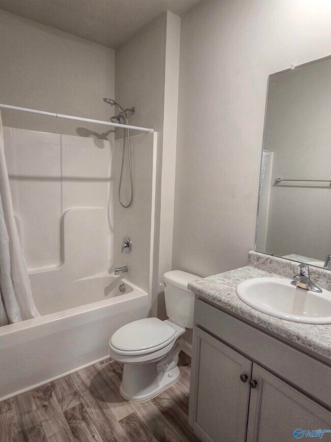 Building Photo - 117 Edensmith Dr