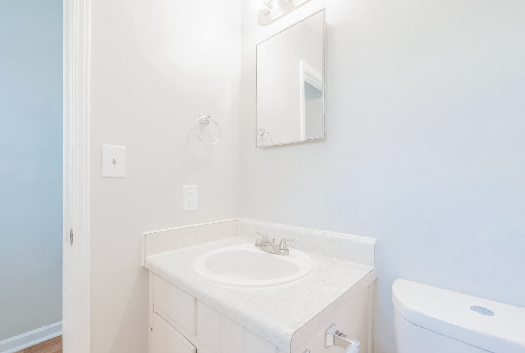 Building Photo - 2628 Candler Woods Dr
