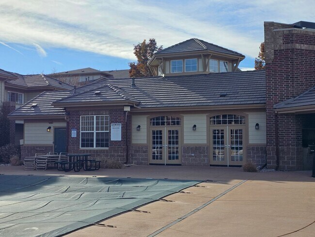 Building Photo - Beautifully Updated Two Bedroom Condo. Second Bedroom can be used as an Office/Flex Space.