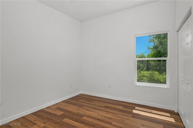 Building Photo - 3835 Lora St
