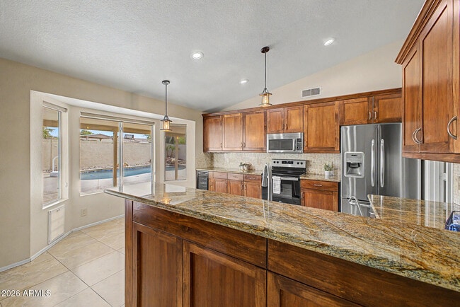 Building Photo - 933 N 94th Pl