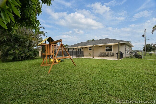 Building Photo - 1755 SW Castinet Ln