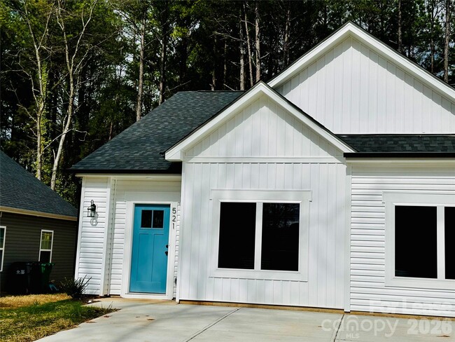 Building Photo - 521 N Linwood Ave