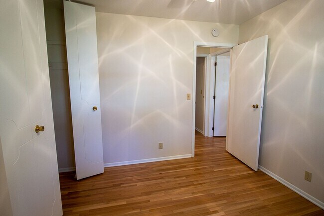 Building Photo - Beautiful 4 Bedroom House | 126th & Center