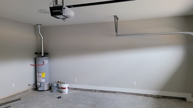 Building Photo - FULLY FURNISHED DUPLEX! 3BED 2BATH! ~ AVAL...