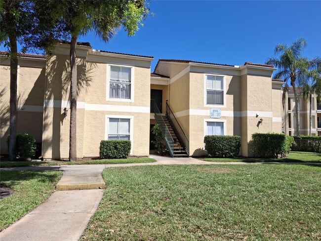 Building Photo - 899 Riverside Dr