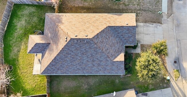 Building Photo - 1938 Castaway Dr