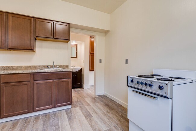 Building Photo - 709-711 Industry St