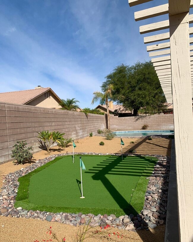 Building Photo - 78780 Birchcrest Cir