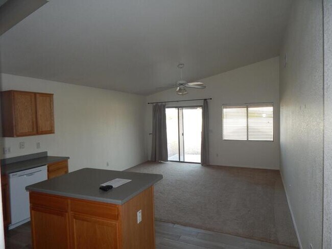 Building Photo - HOUSE FOR RENT