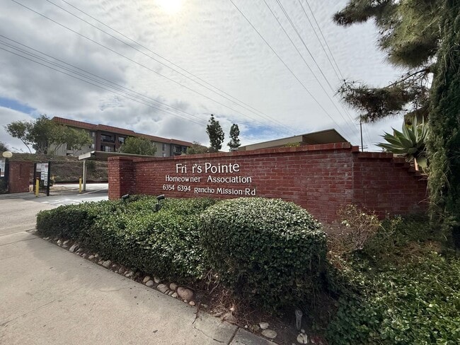 Building Photo - Bright & Spacious 2-Bedroom Condo in Prime Mission Valley Location!