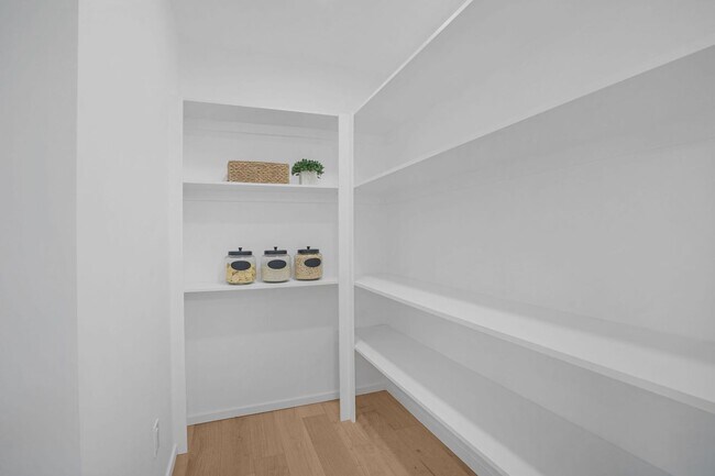 Building Photo - Fully Renovated Orinda Home for Rent, Avai...