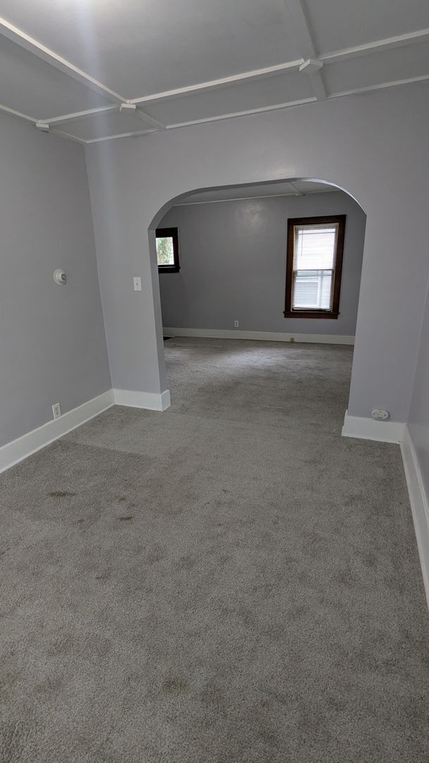 Building Photo - Charming 3-bedroom, 1-bathroom home locate...