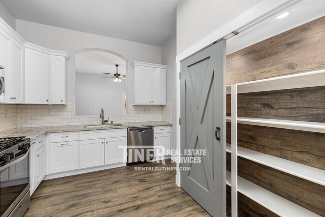 Building Photo - 1981 Amber Fields Way