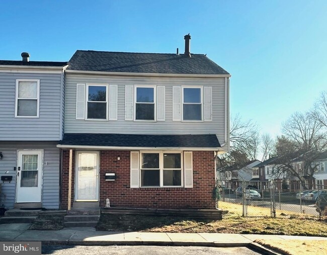 Building Photo - 28 Keith St