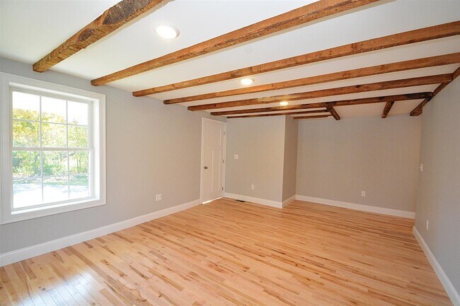 Building Photo - 53 1st NH Turnpike