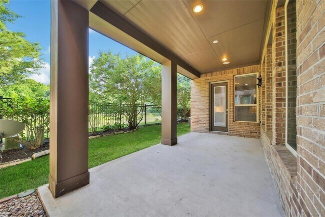 Building Photo - 18323 Parkview Point Dr