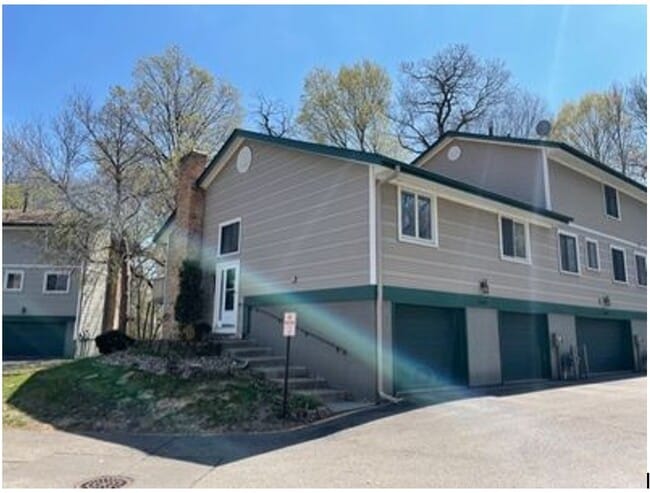 Building Photo - 15655 27th Ave N