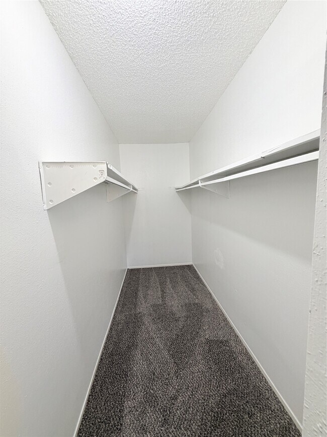 Building Photo - 9461 Pagewood Ln