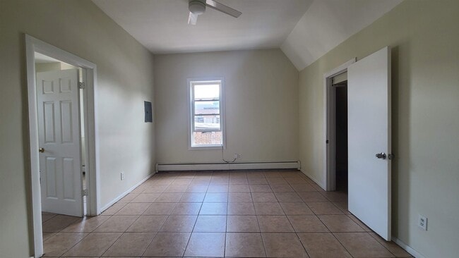 Building Photo - 123 75th St