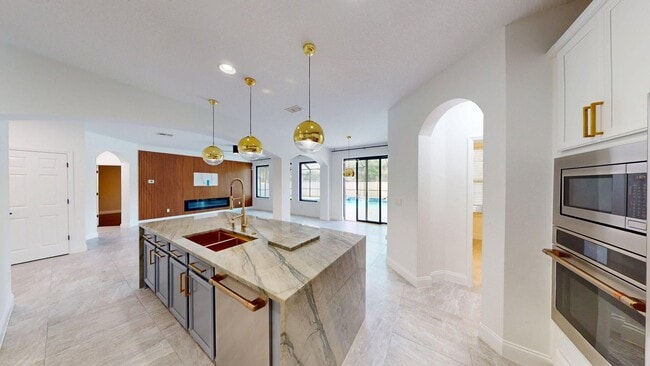 Building Photo - 6BR /5BA  LUXURY POOL HOME -  Fells Landing Subdivision- Minutes to Medical City! **1/2 OFF FIRST...