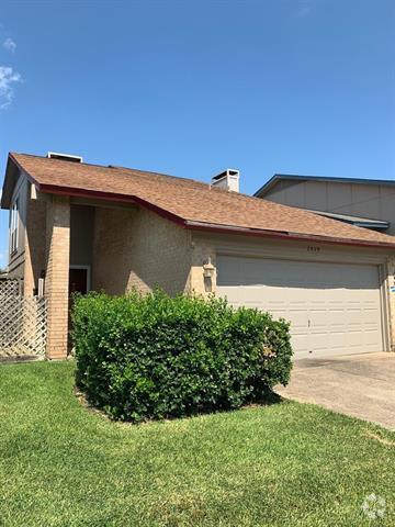 Building Photo - 2929 Pegasus Dr