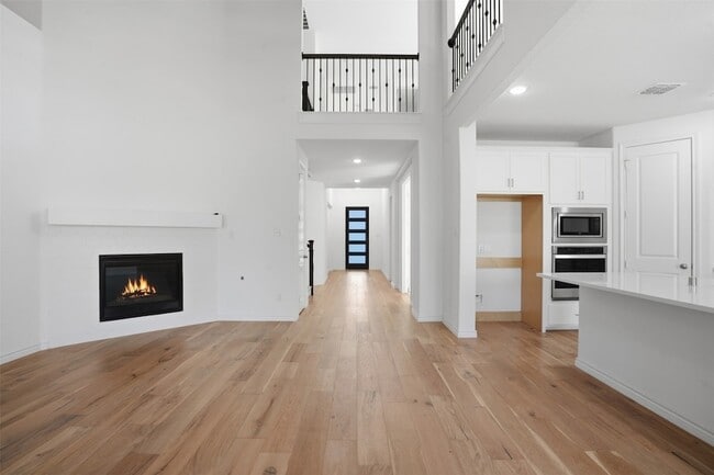 Building Photo - 537 Oakmoss St