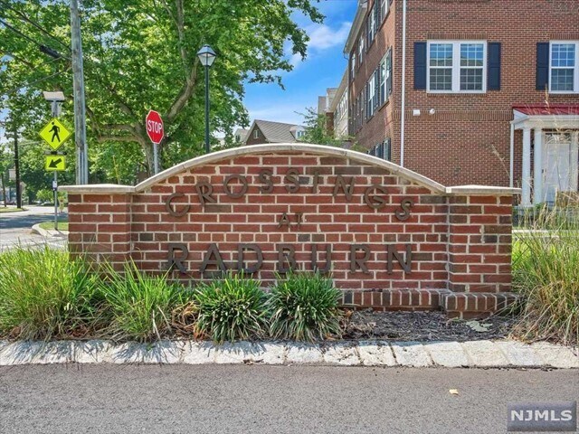 Building Photo - 106 W Ramsey Terrace