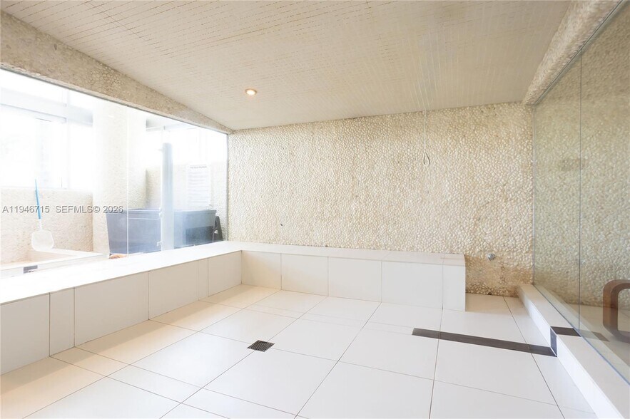 Building Photo - 92 SW 3rd St