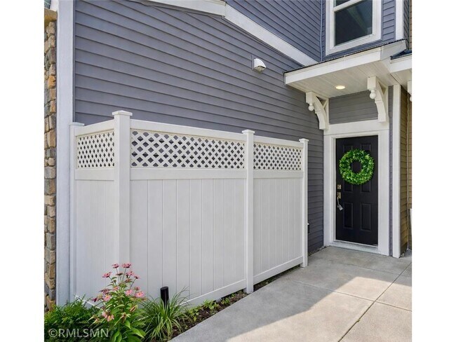 Building Photo - 9669 4th St Ln N