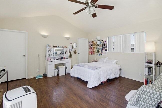 Building Photo - Spacious 5BR Home Near SDSU – Ideal for Students or Families