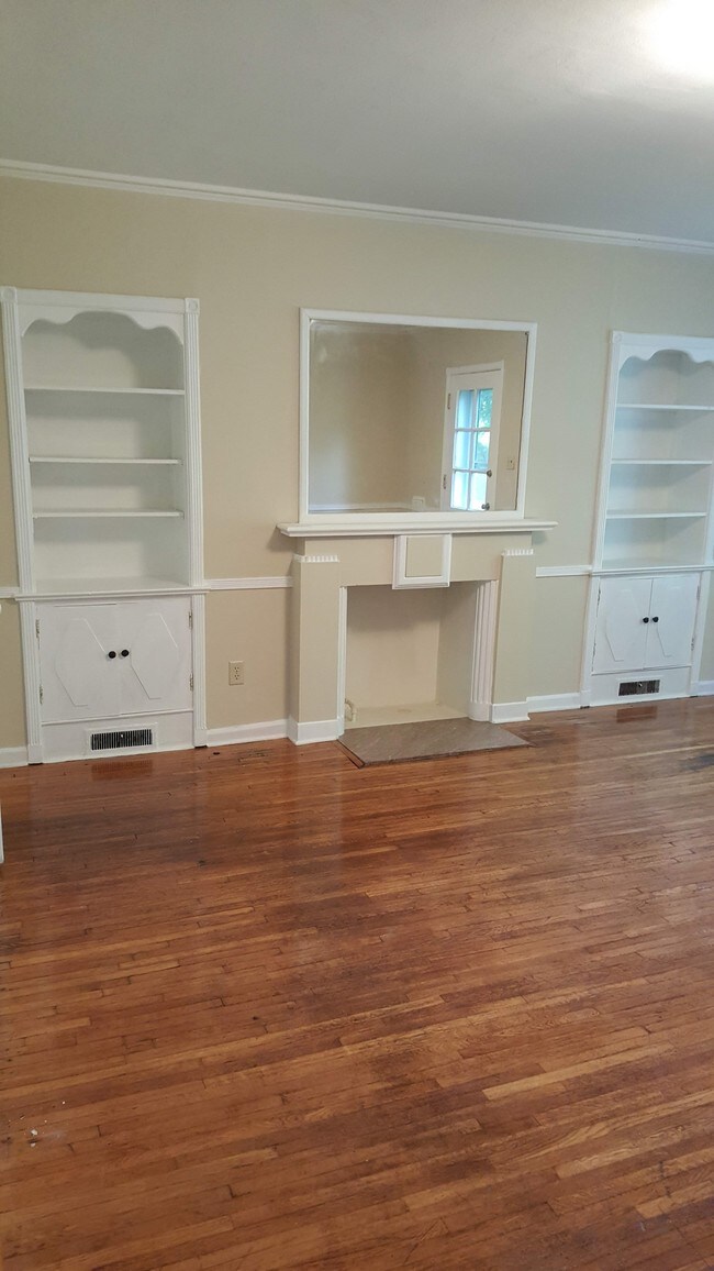 Building Photo - 1931 Northwest Blvd