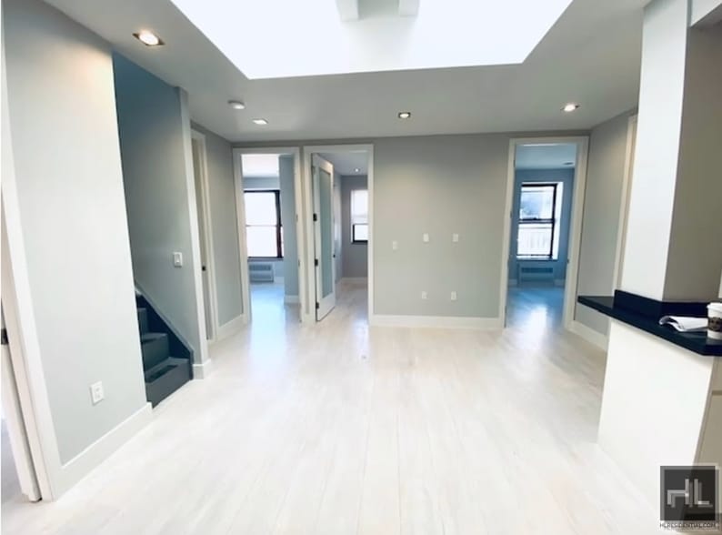 Building Photo - Stanton Street