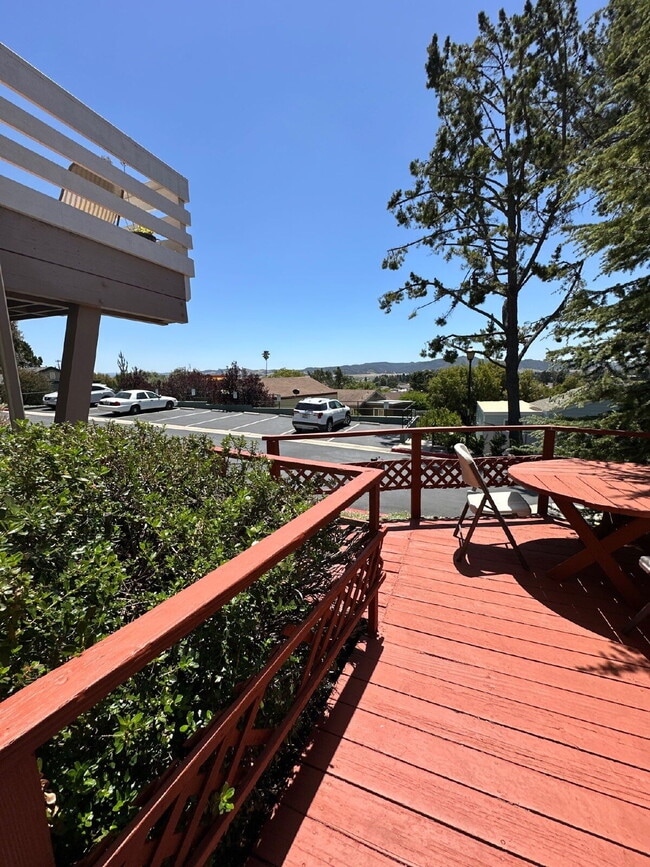 Building Photo - Minutes to Downtown SLO