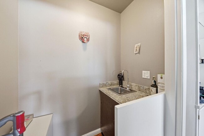 Building Photo - 25 Warmwood Way