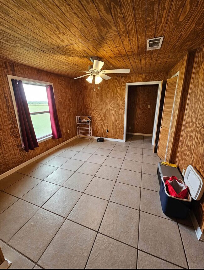 Building Photo - 1229 Co Rd 420