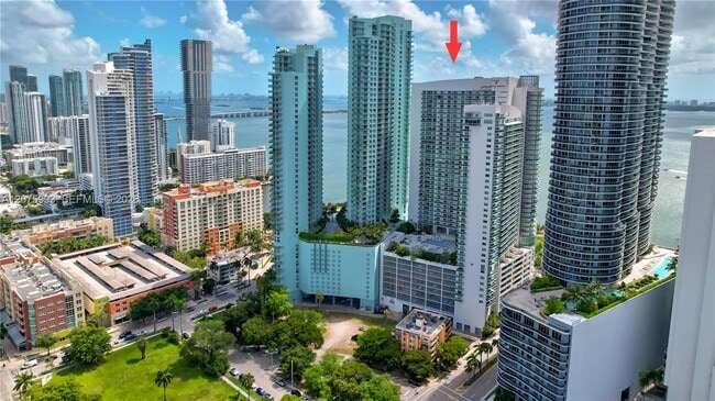 Building Photo - 1800 N Bayshore Dr