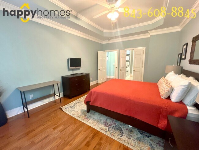 Building Photo - Gorgeous home in an ideal location on Daniel Island